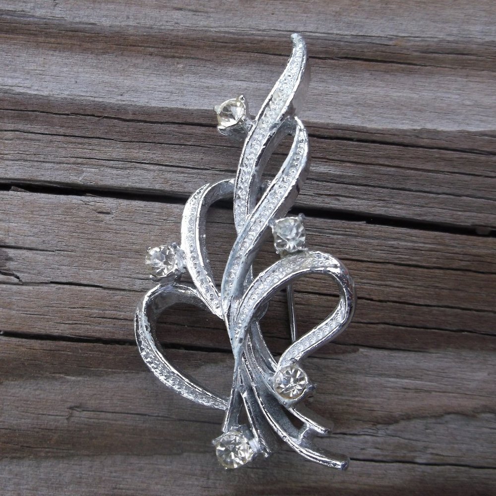 $BOGO$Vintage Ribbon brooch/pin